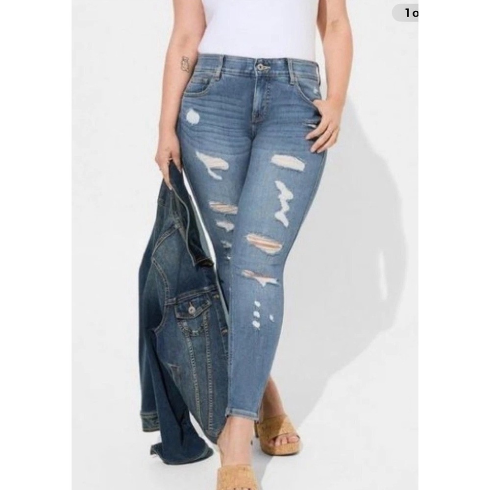 Torrid Women's Bombshell Skinny Distressed Jeans Stretch Size 16S